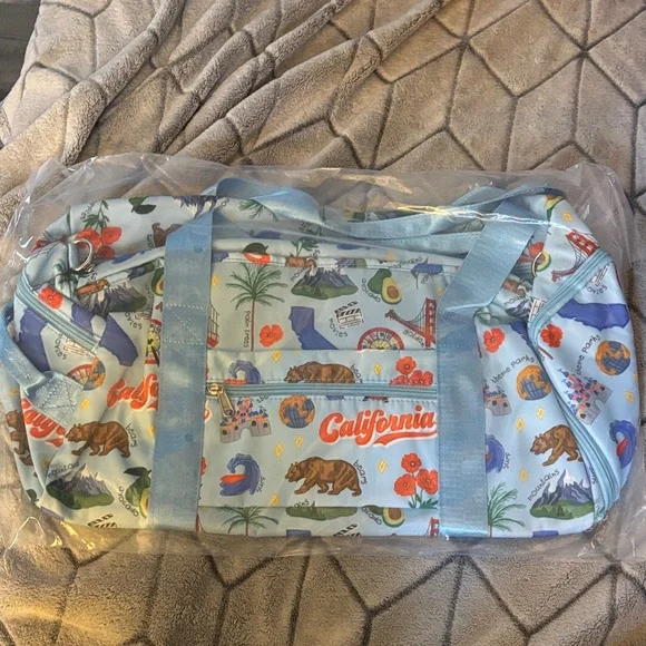NEW California Duffle Bag - Picture 1 of 5